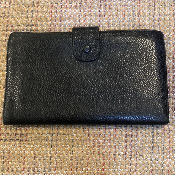 Authentic CHANEL Caviar Skin CC Logo Long Black Bifold Kisslock Wallet - Picture 3 of 15